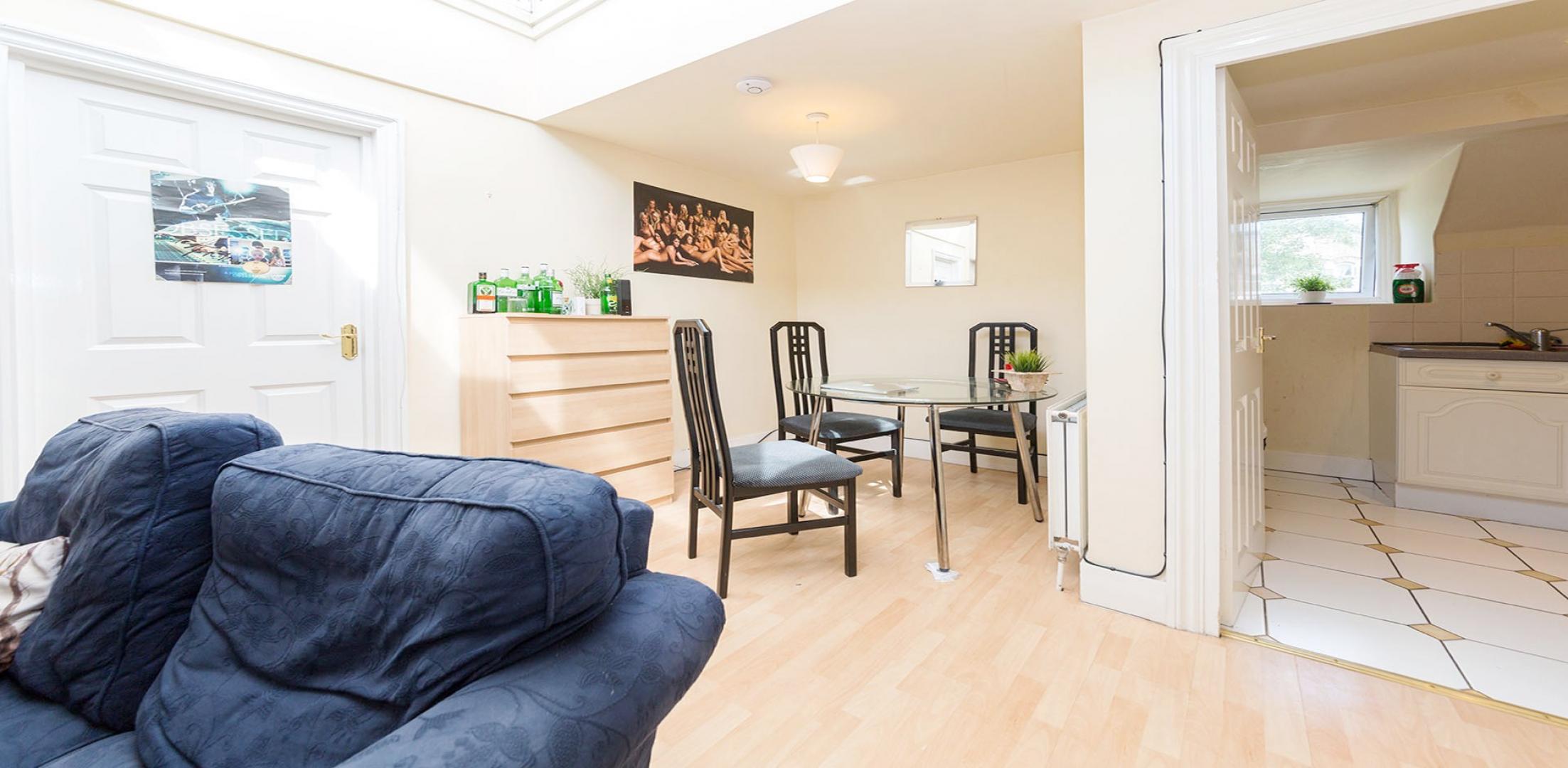 			UNDER OFFER , 3 Bedroom, 1 bath, 1 reception Flat			 Woodchurch Road, WEST HAMPSTEAD